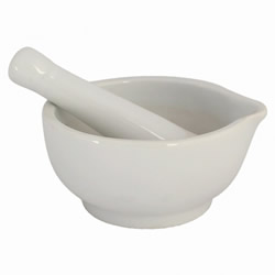 mortier et pilon en porcelaine