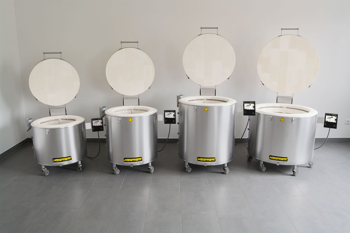 Choisir un four pour la poterie : Fours verticaux Nabertherm - Solutions Céramiques